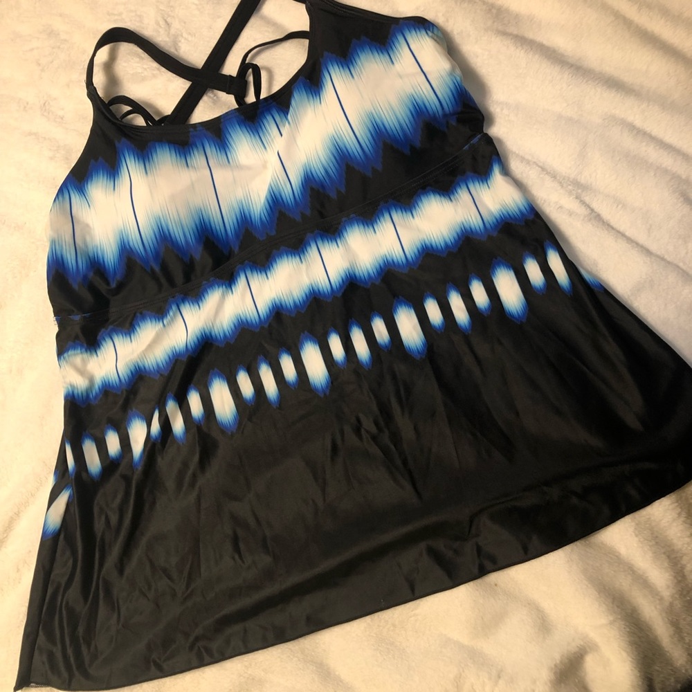 Tankini top, size xL, unknown brand, bought on Amazon.